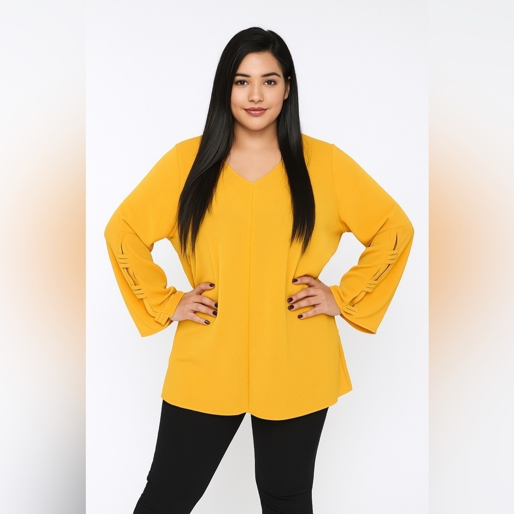 NWT Avenue size 26/28 yellow blouse with cut out sleeve